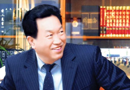 从河北首富父子自首，揭卓达暴利*局骗**，看中国首富见光死效应