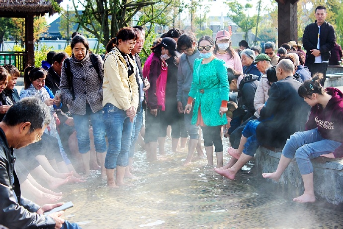 汤山温泉度假好去处,汤山有免费温泉泡脚吗