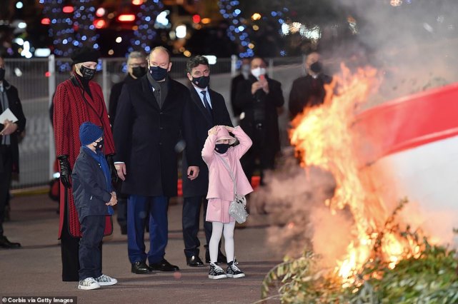 摩纳哥王妃夏琳迎40岁生日,摩纳哥王妃夏琳和孩子
