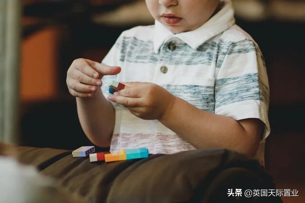 英国生孩子补贴,英国生孩子奖励多少钱