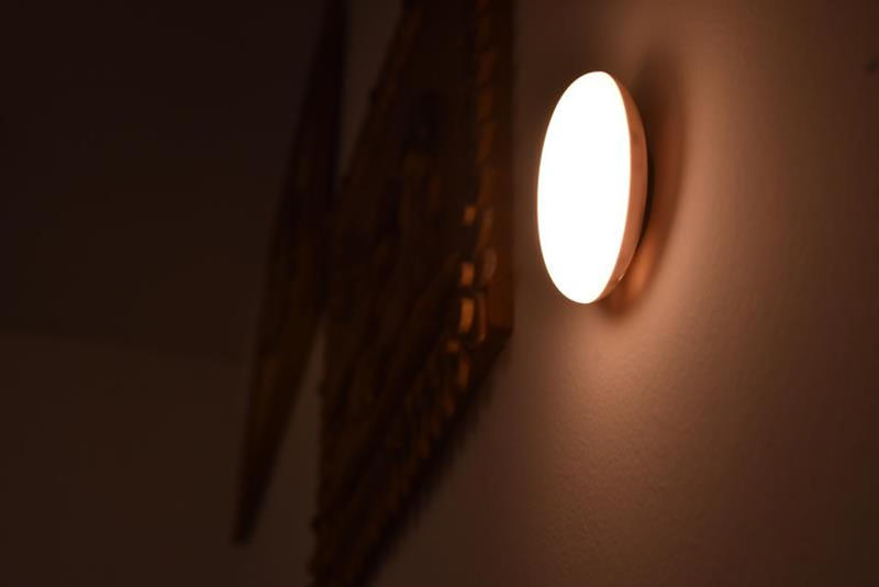 小夜灯充电就亮不充电就不亮,小夜灯充电正常就是不亮