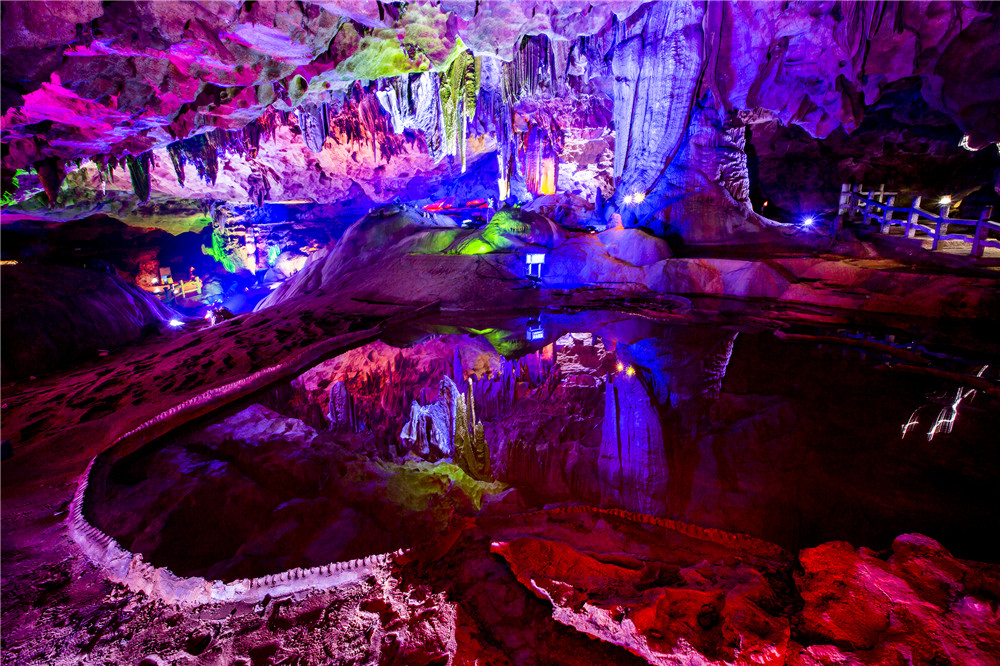 桂林世界溶洞奇观,桂林神奇的山洞