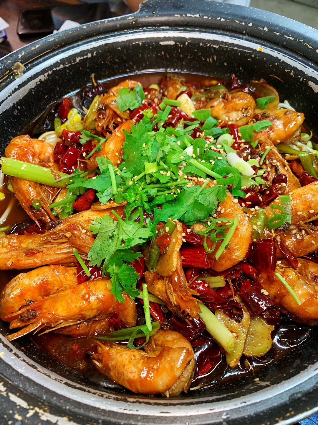 10张桌子的烤鱼店铺需要几个员工,长春市十张桌火锅