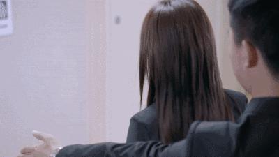 凭烂片赢来名气？官宣恋情秀恩爱，对方是个富二代？