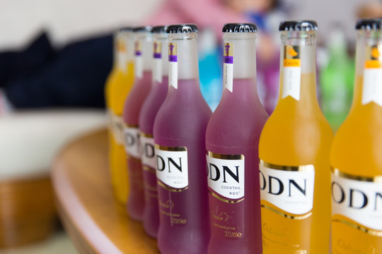 想成为调酒师去哪里学习,掌握这几点让你成为酷帅的调酒师