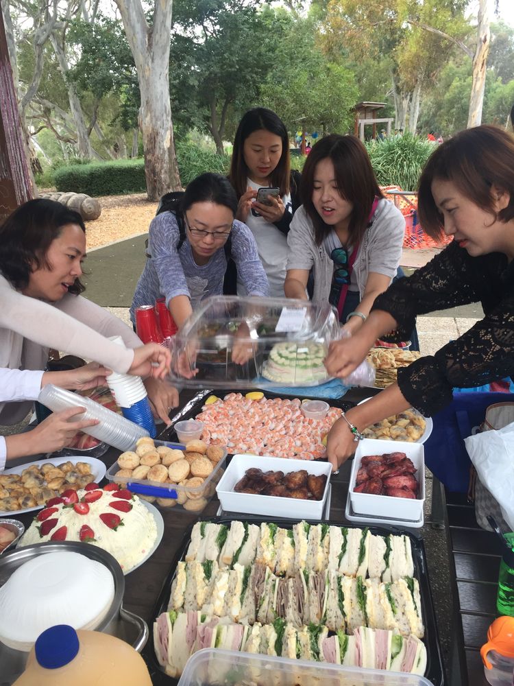 我陪女儿做烘焙年入20万女儿上了报我也成网红