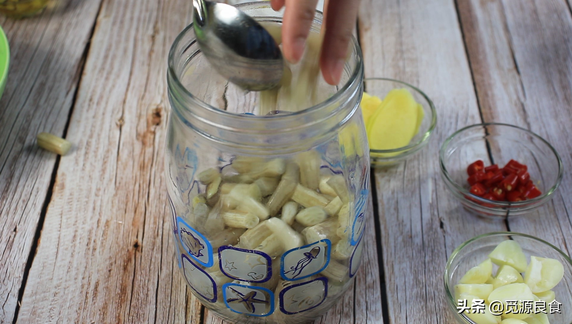 酸辣藕条怎么腌制泡菜,新鲜藕带怎么做好吃