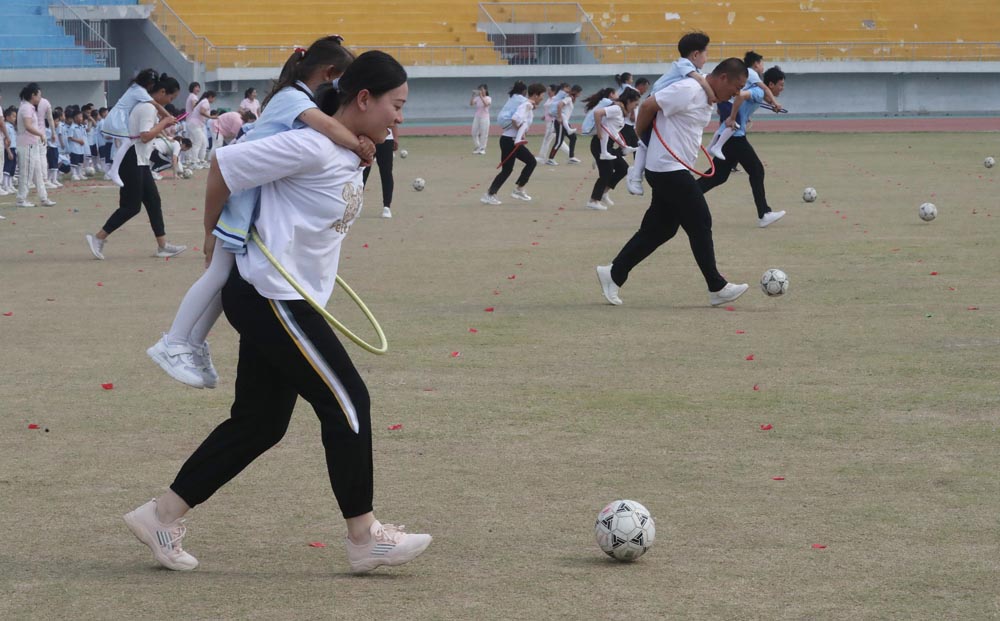 庆六一少儿篮球比赛洛阳,庆六一幼儿园亲子运动会报道