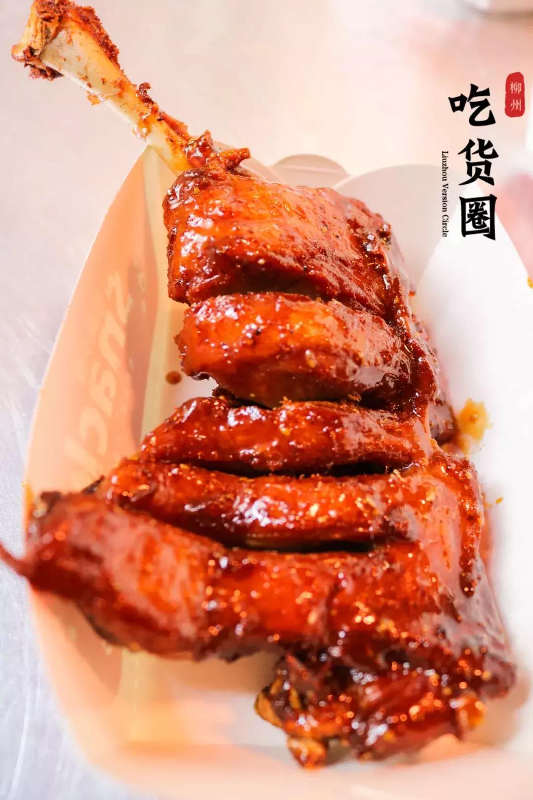 这家五星街不起眼的小吃站，34°高温没空调没座位，每天都排满人