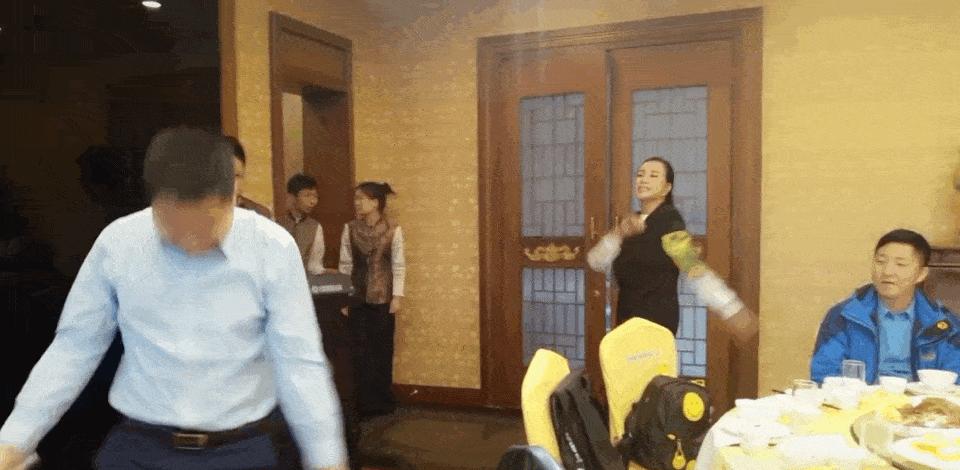 刘晓庆究竟有多少钱,六十五岁刘晓庆回老家买墓地