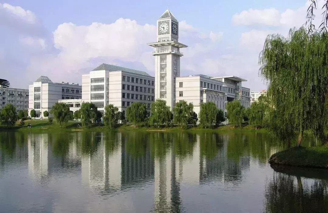 上海比较容易考全日制mpacc院校,mpacc学费最低却最好的大学