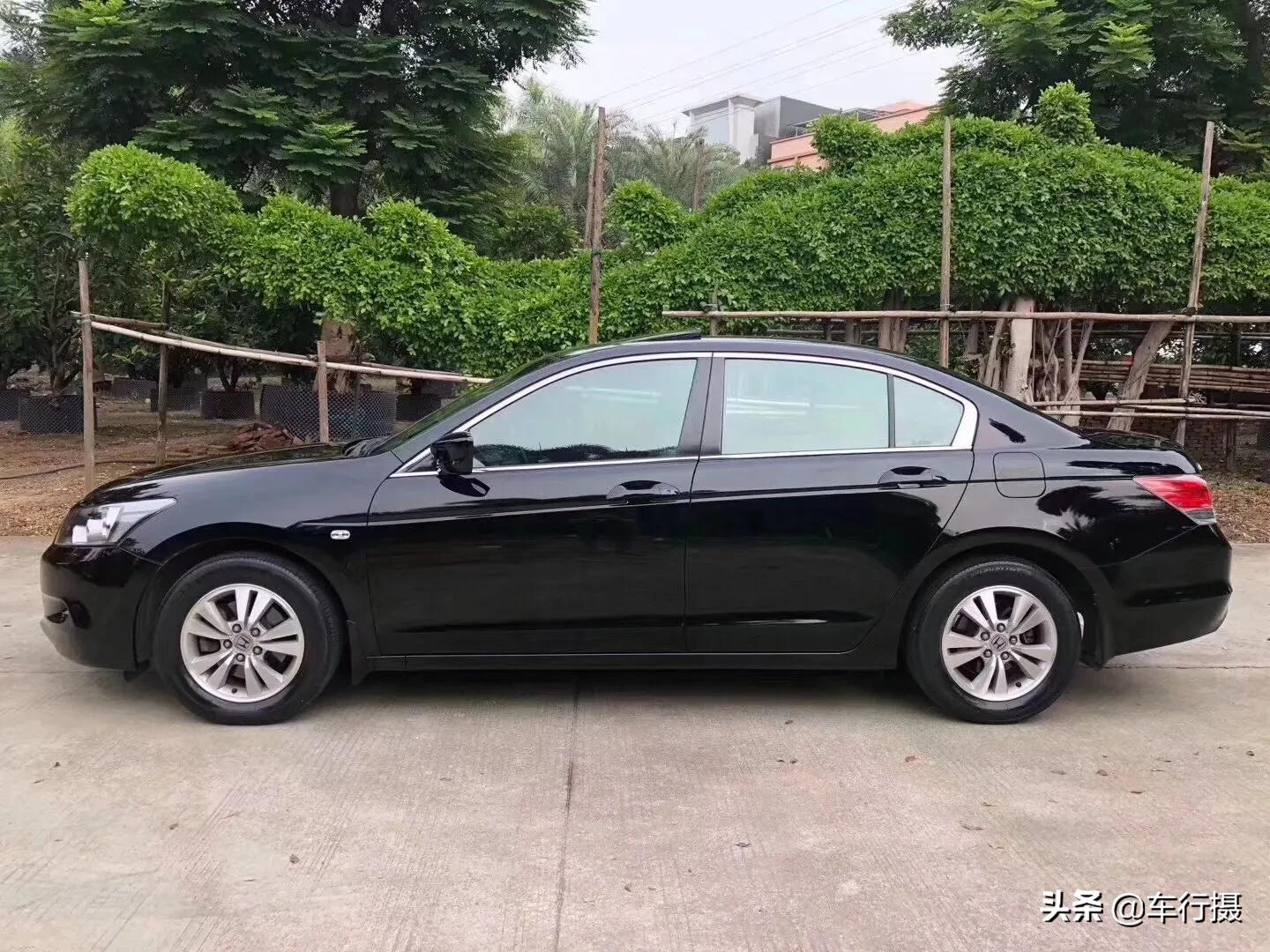 八代雅阁2.0高配内饰什么样,本田雅阁2.0八代半发动机照片