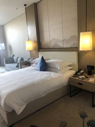 曲靖金麟湾温泉度假酒店别墅,曲靖金麟湾温泉酒店电话