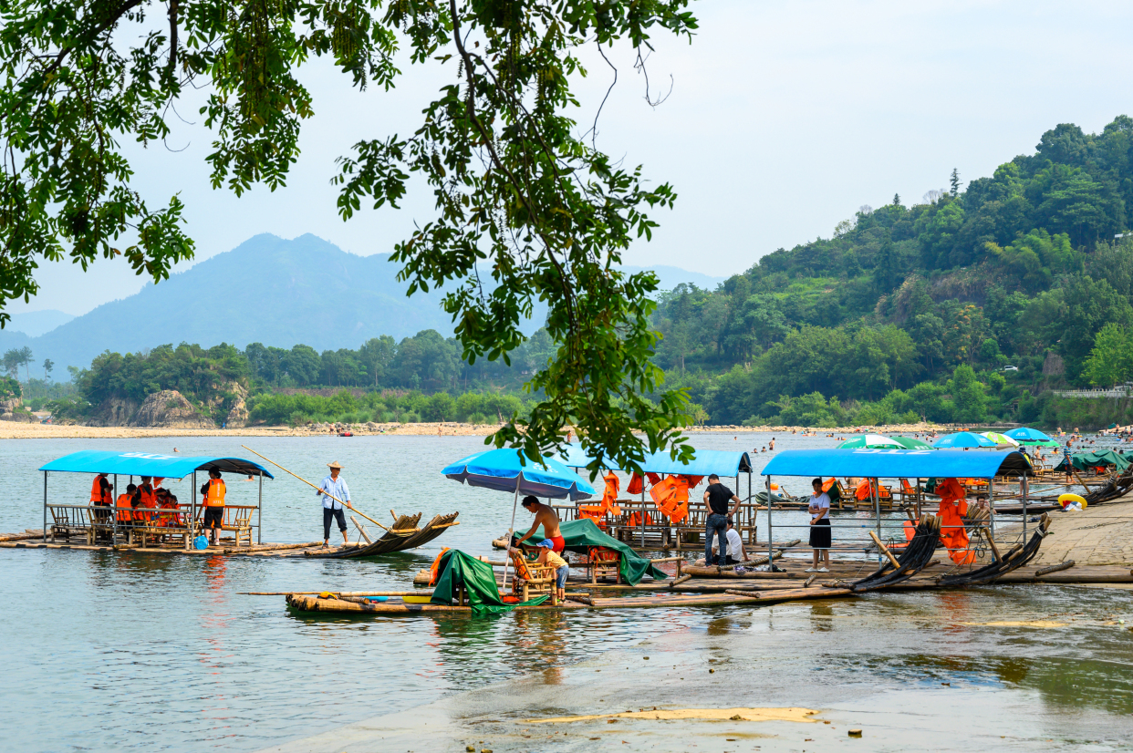 楠溪江漂流美景,楠溪江风景竹筏11月