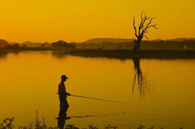 钓鱼最佳时间和细节,钓鱼越来越离不开这5种东西