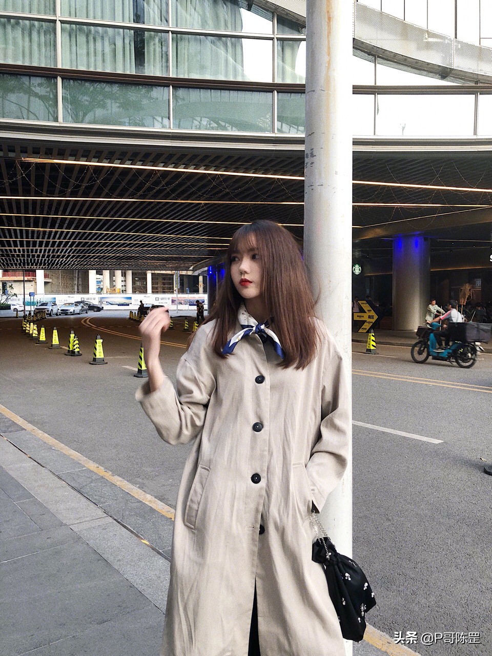 「原创首发」「P哥设计」「街拍」真丝小方巾《黄金时代》3