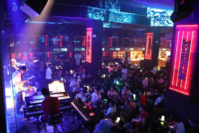 厦门mtlivehouse酒吧,厦门最嗨电音酒吧