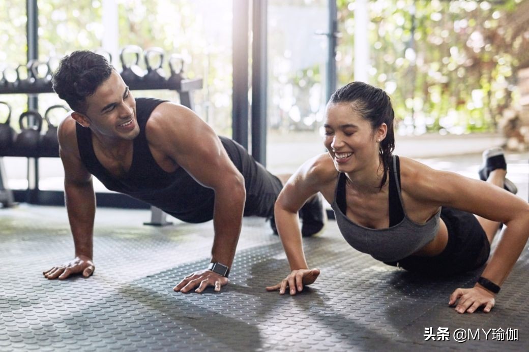 收副乳最快的减肥操,收副乳的动作瘦手臂