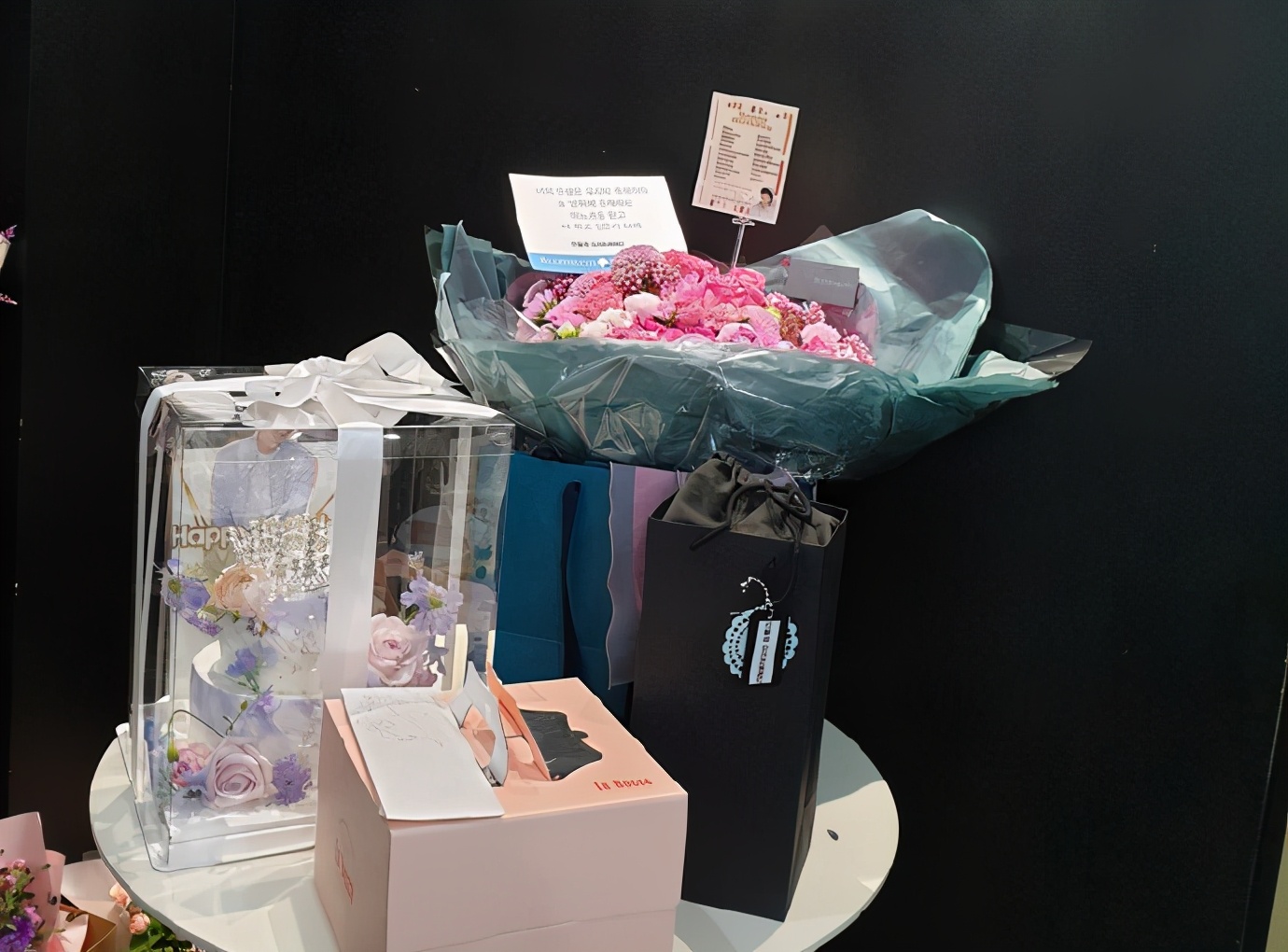 李敏镐保存粉丝礼物,李敏镐生日晒照