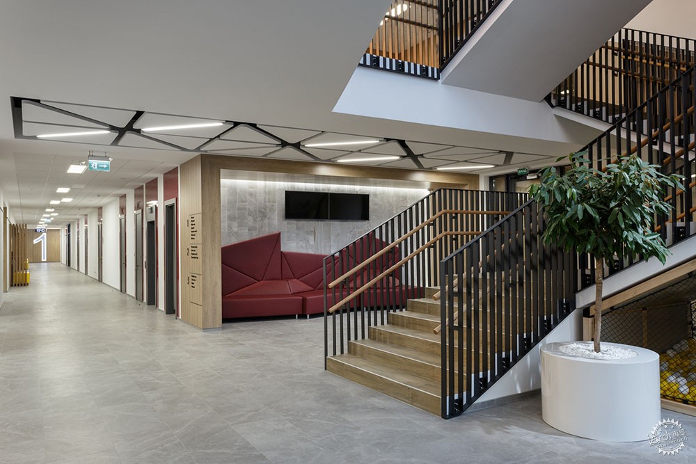 斑斓世界中的一抹白——基辅GymnasiumА+学校