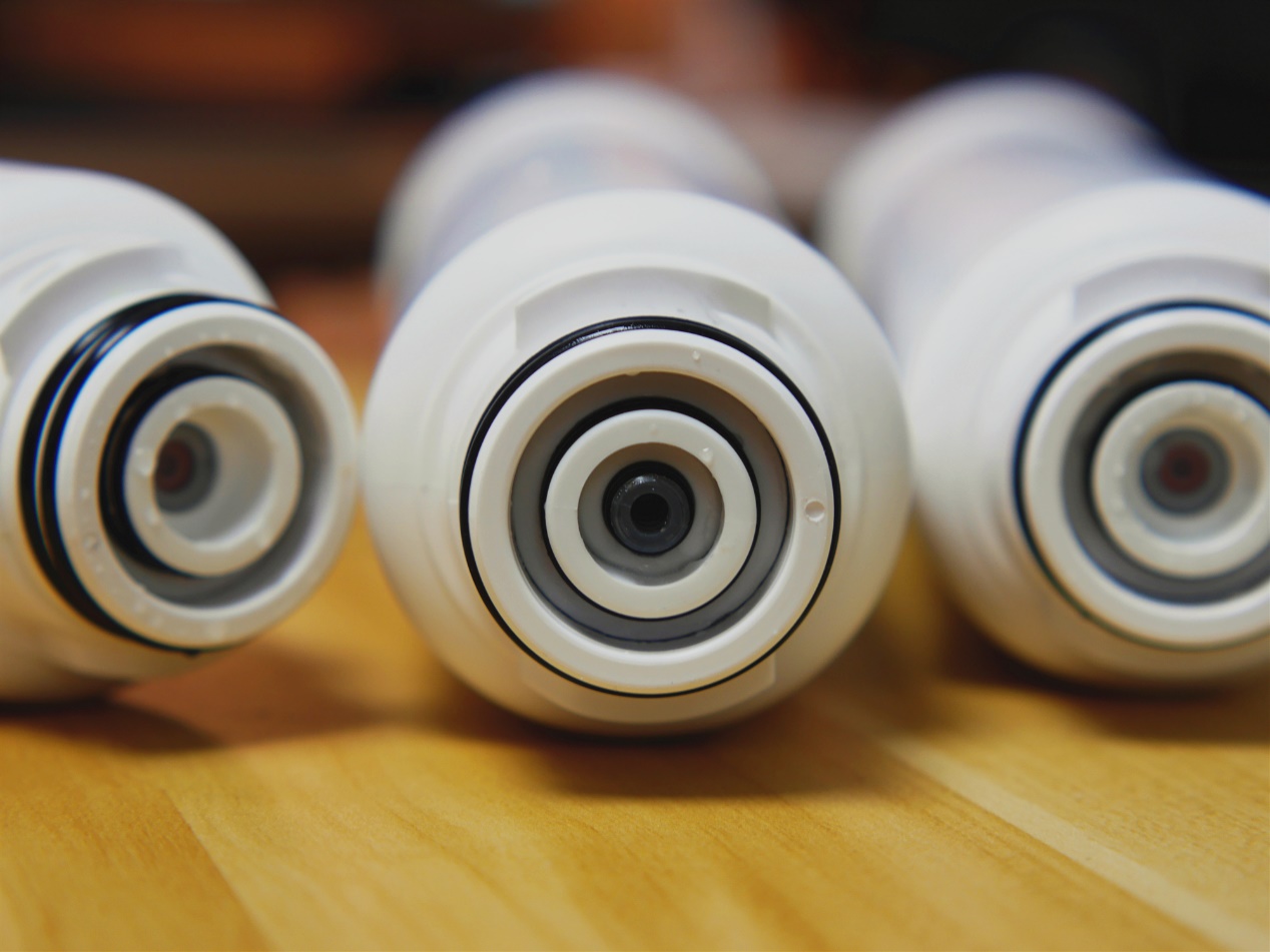 把纯水机从厨房搬到桌面上，小米优点酷吧让孩子喝上有温度的纯水