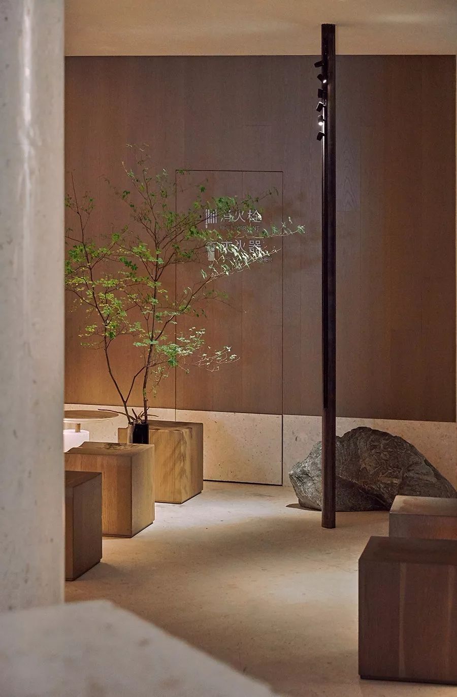 服装人要哭了！年利润4亿、估值90亿的喜茶竟然跨界服装行业？