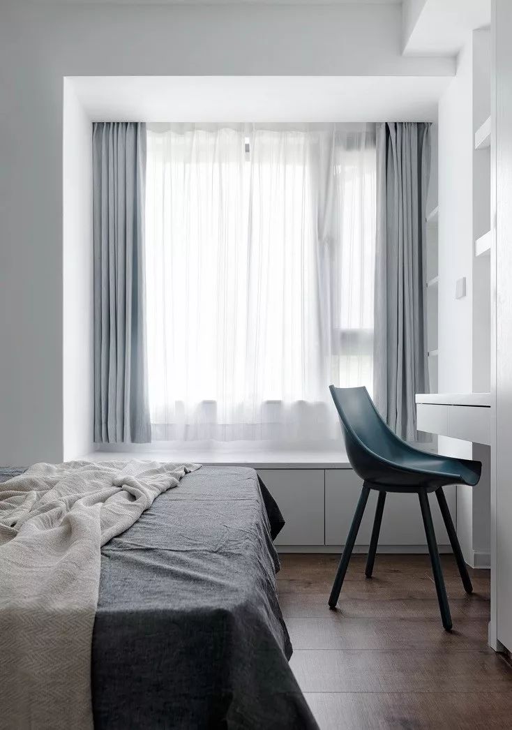 入户门正对洗漱台隔断,洗漱台正对过道