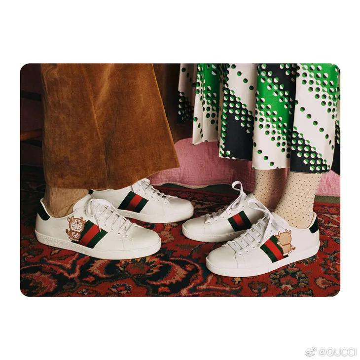 明星们脚上的球鞋，悄悄变贵了