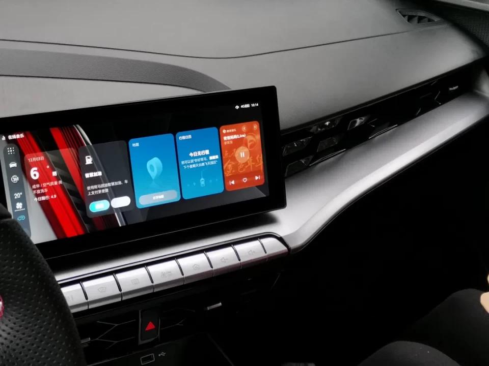 试驾名爵mg5手动挡红色,试驾名爵mg1.5