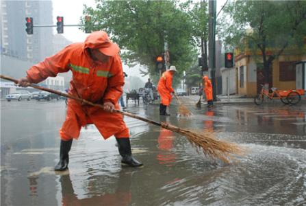 有人说成都在普通超市上班的人工资都有7到8千，是真的吗？