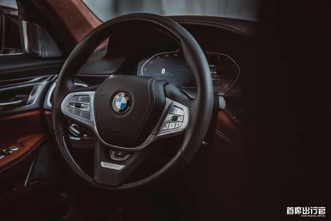 一台宝马740,一辆宝马740