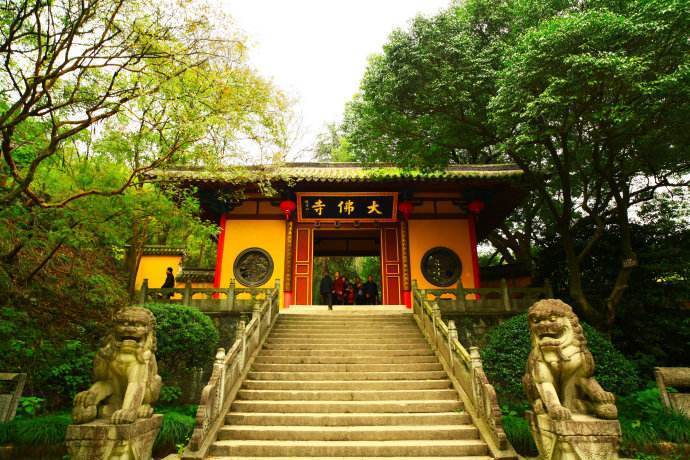 现在去新昌大佛寺能看到大佛吗,新昌大佛寺里的大佛是什么菩萨