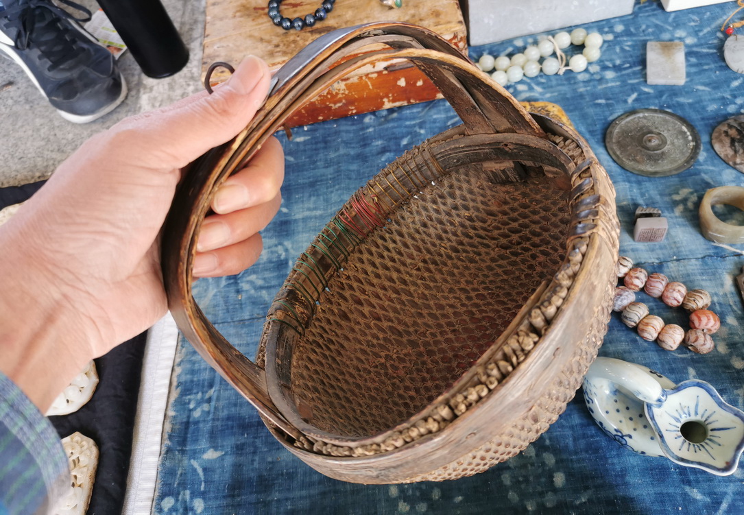 沈阳古玩市场都能买到啥,逛地摊古玩古董老物件