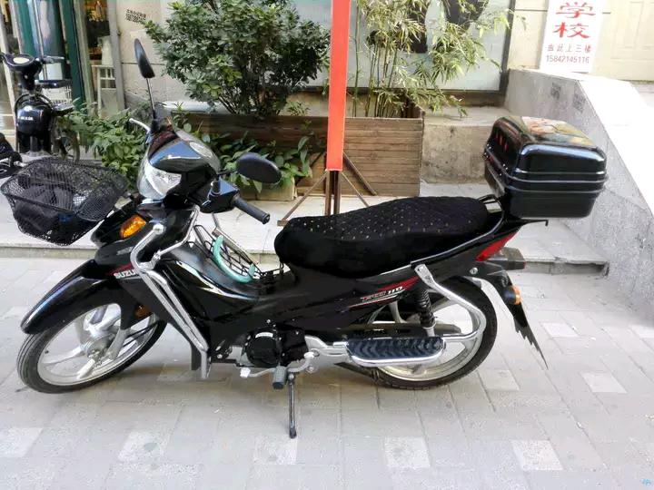 豪爵铃木弯梁国四图片,铃木十大最耐用弯梁摩托车