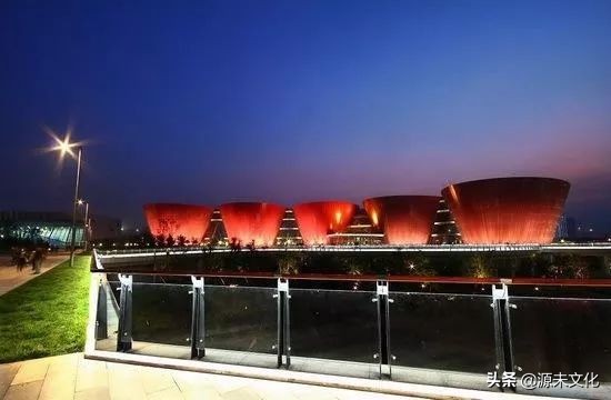 元宵节的特色活动有挂花灯吗,元宵节看灯笼的习俗是怎么来的