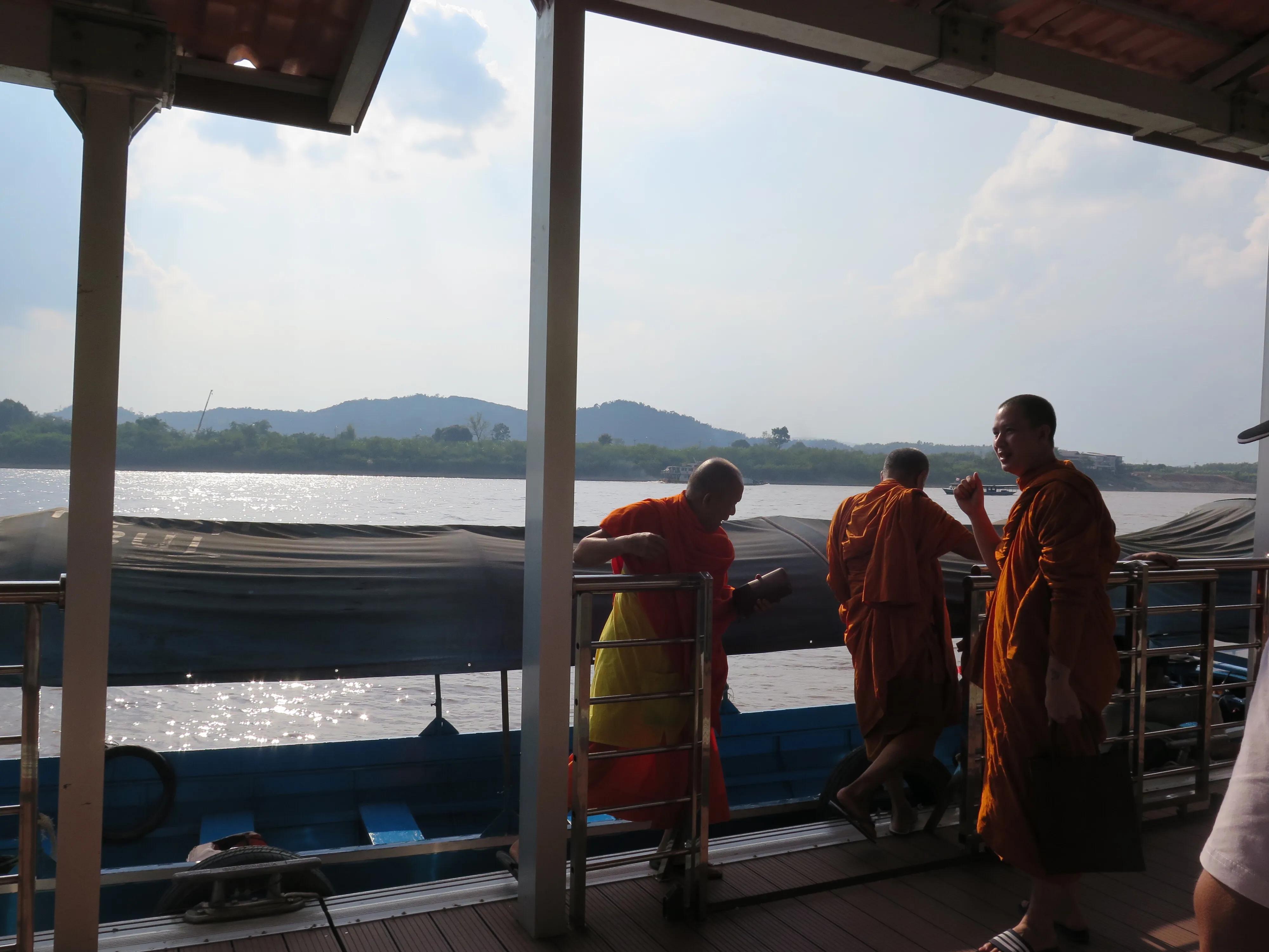 泰国旅游一定要吃什么,泰国旅游必须知道的几个景点