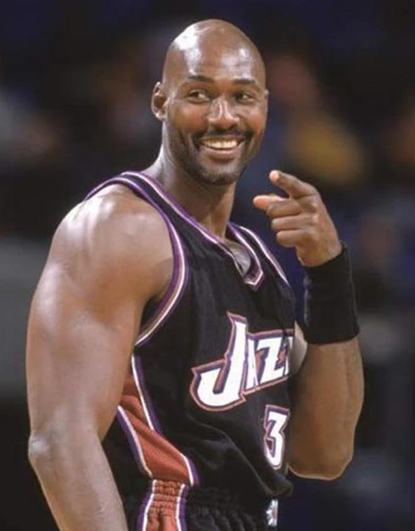 为什么nba球员都穿紧身球衣,nba球员球衣里穿的紧身衣叫什么