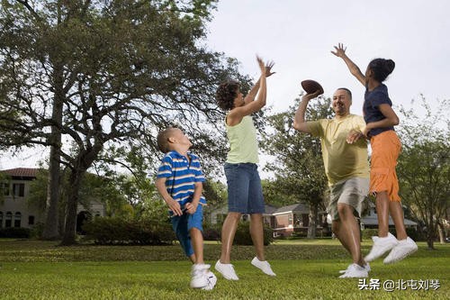 利用孩子的好奇心引导学习,如何培养孩子好奇心和学习兴趣