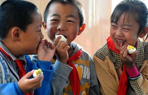 为了治好父亲的病去学医,爸爸自学中医给儿子治病
