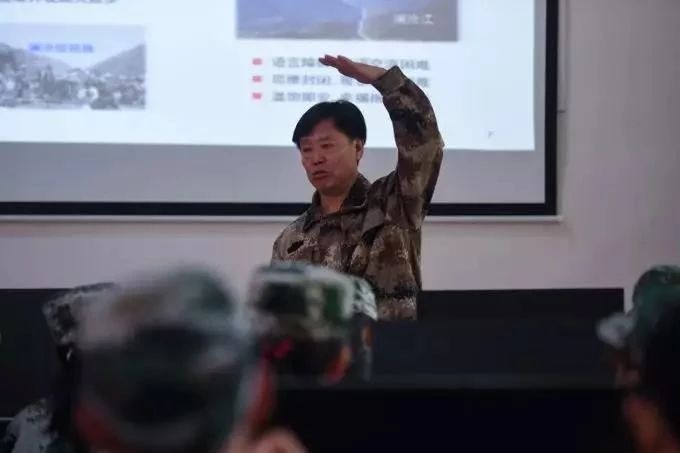 人民大会堂推销土豆,收1500个农民学生,10亿专利无偿送出,64岁的农民院士朱有勇火了!