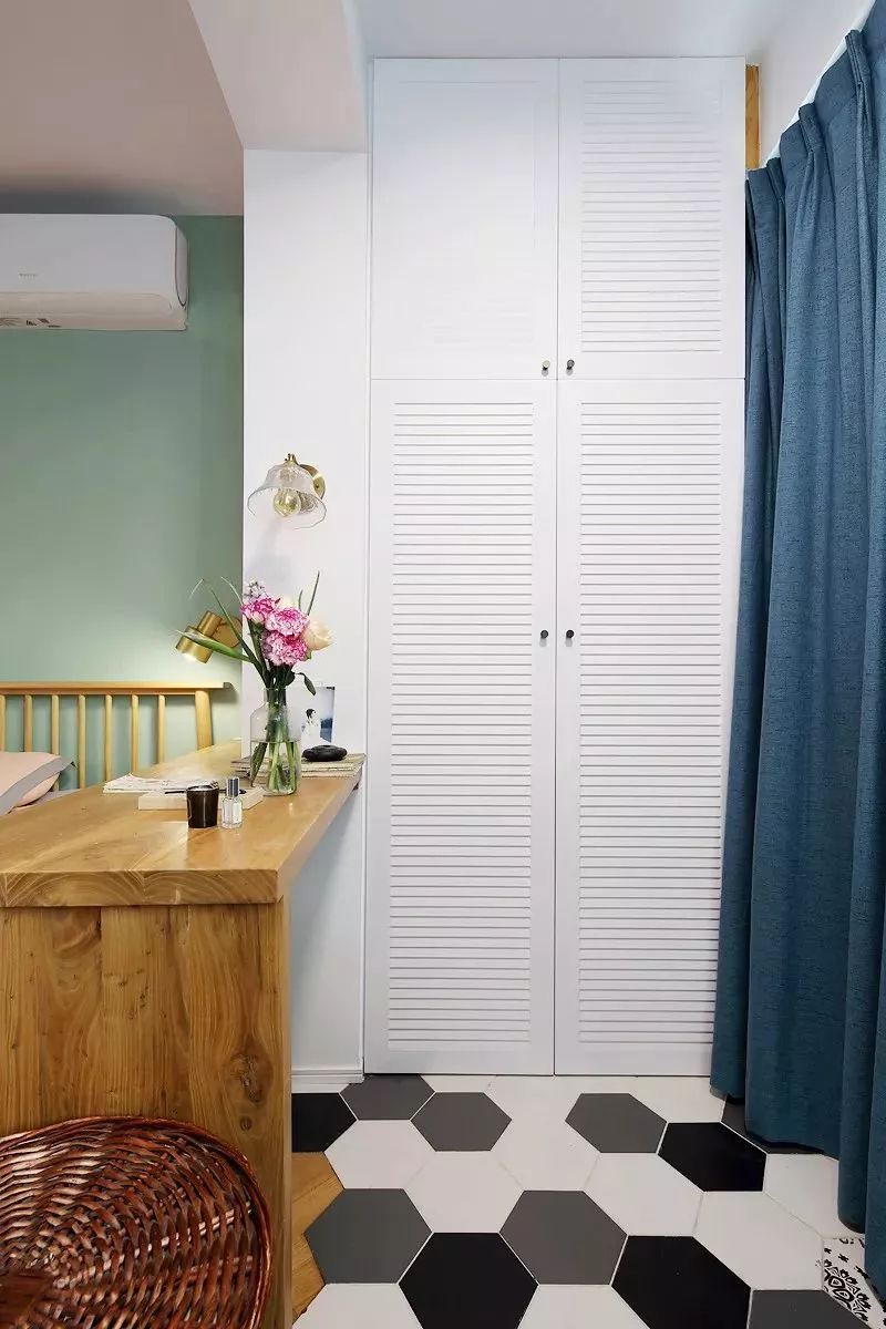 公寓玻璃隔断效果图大全,30平落地窗小公寓装修隔断