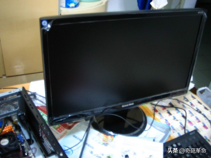 显示器用几年更换比较好,显示器坏了换显示器资料还在吗