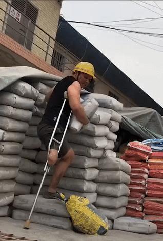 “火车卧铺这么便宜，为什么还有人买硬座？”：你没穷过，你不懂