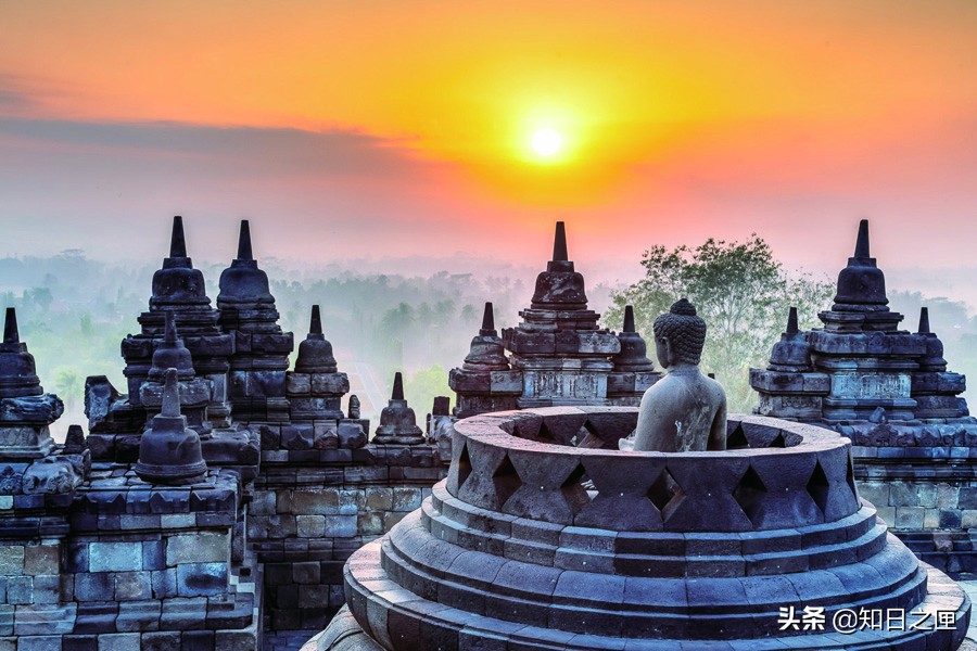 婆罗浮屠建于公元750年至850年间,婆罗浮屠佛教遗址