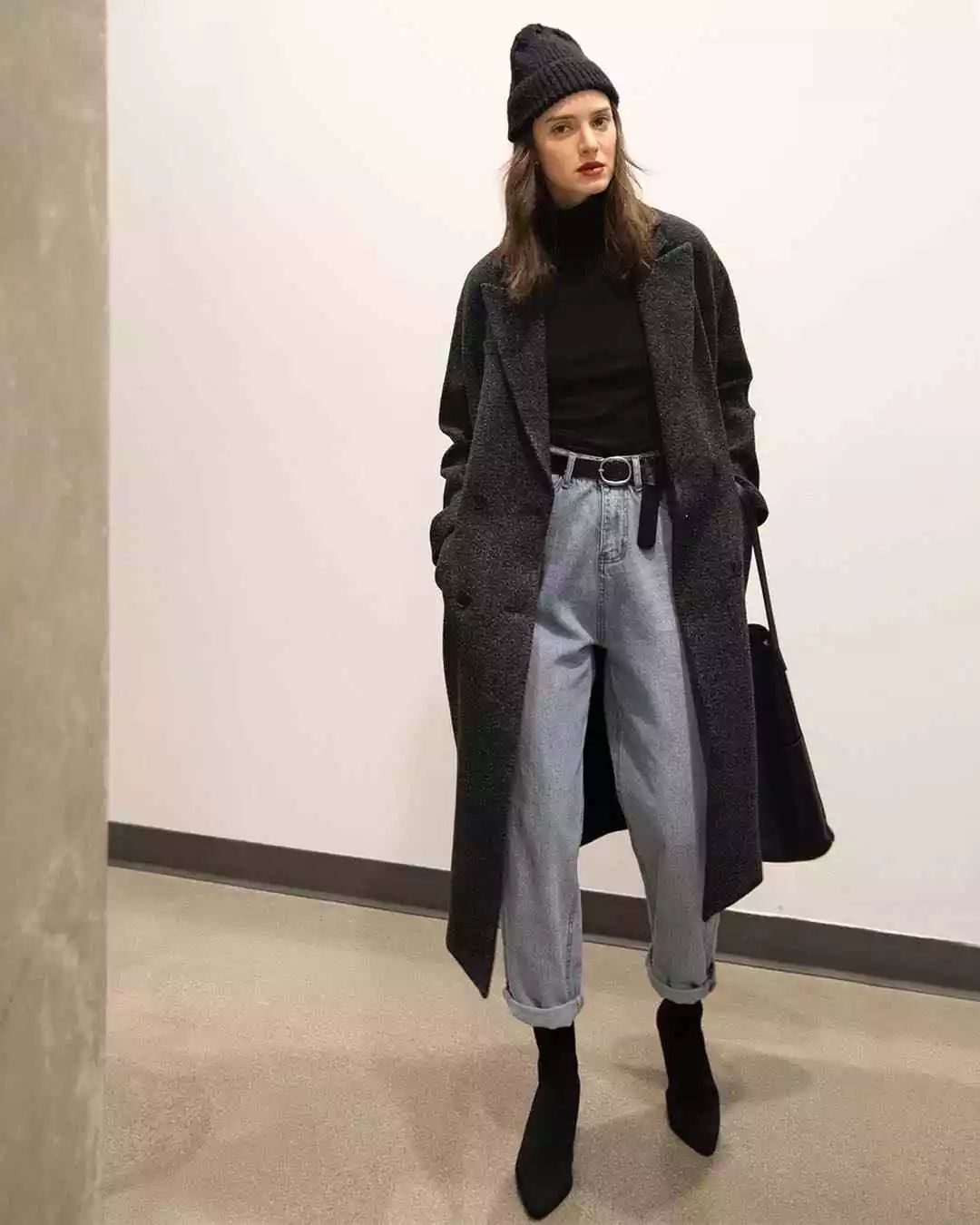 聪明女人秋冬季节也少不了腰带，外穿内搭都可以，明星都喜欢