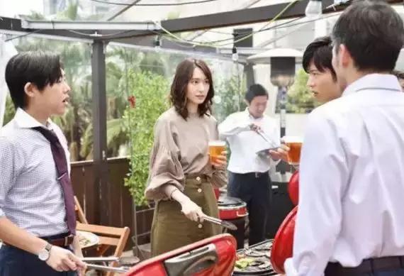 新垣结衣衣服搭配,新垣结衣穿搭超显气质