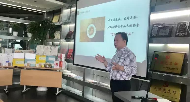 这么多大佬来到垄上频道,原来是那个差点成了雷军第二的人,终于有了大动作!