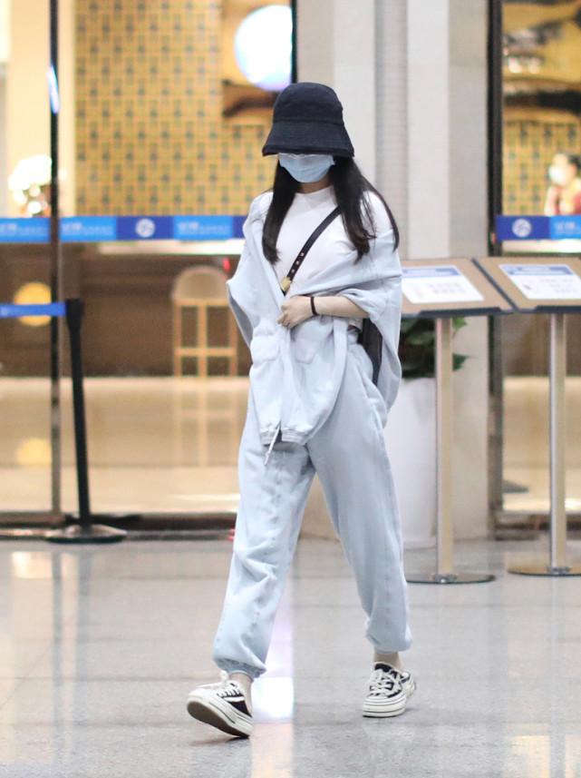 赵丽颖私服穿搭很高级,赵丽颖穿搭同款衣服