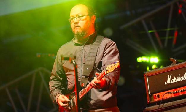 49岁窦唯近照曝光依然仙风道骨,窦唯到底是仙儿还是落魄