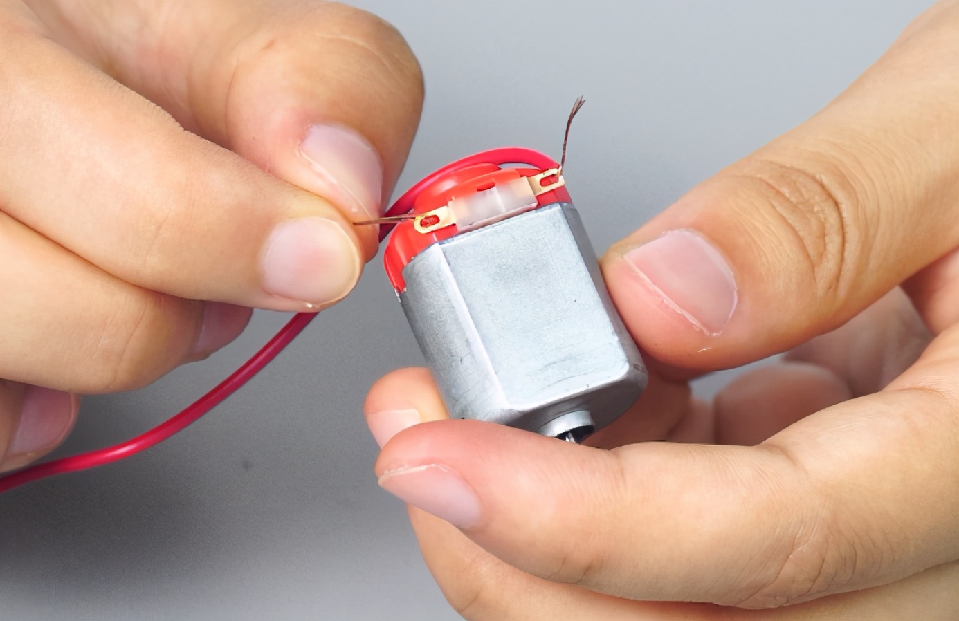 什么是“静电”;它是如何产生的呢?一起来探索下吧